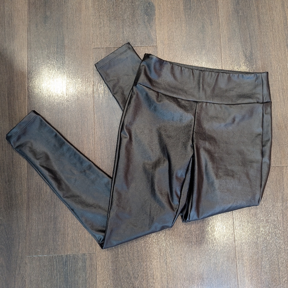 Kendall + Kylie S black faux leather leggings